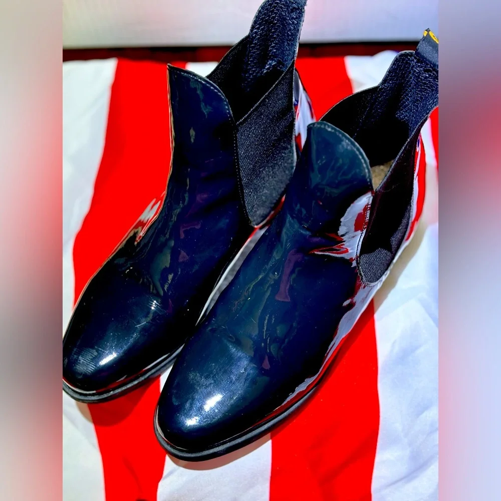 CAVALIER men’s size 9 (women’s 11) ankle high black shiny boots 1”heel
